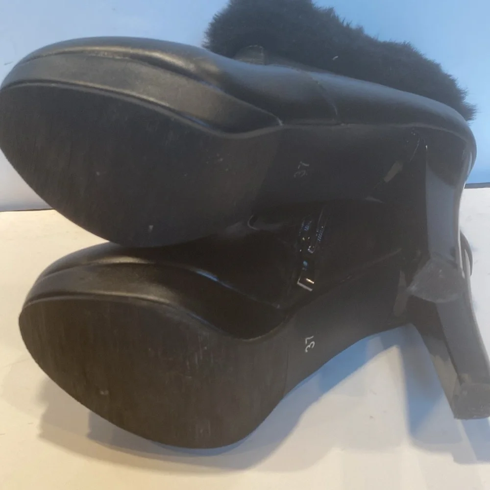 Meechi Black Faux Leather High Heel Platform Bootie - Picture 9 of 13